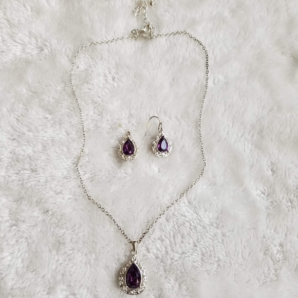 Boutique Purple Necklace Earrings Set, LIKE NEW - Picture 6 of 7